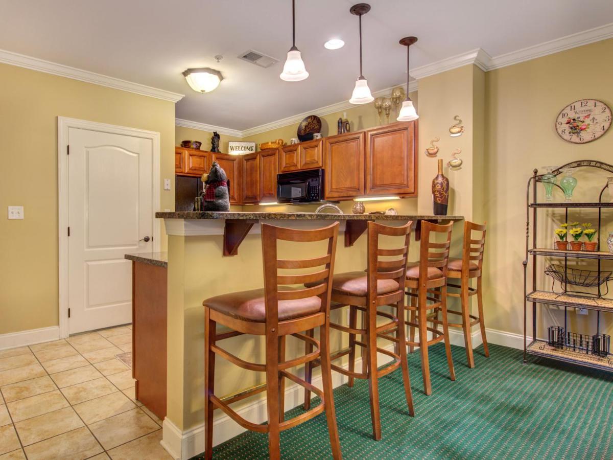 City Bear, 2Br, Pool, Spa, Downtown Gatlinburg, Sleeps 6アパートメント エクステリア 写真