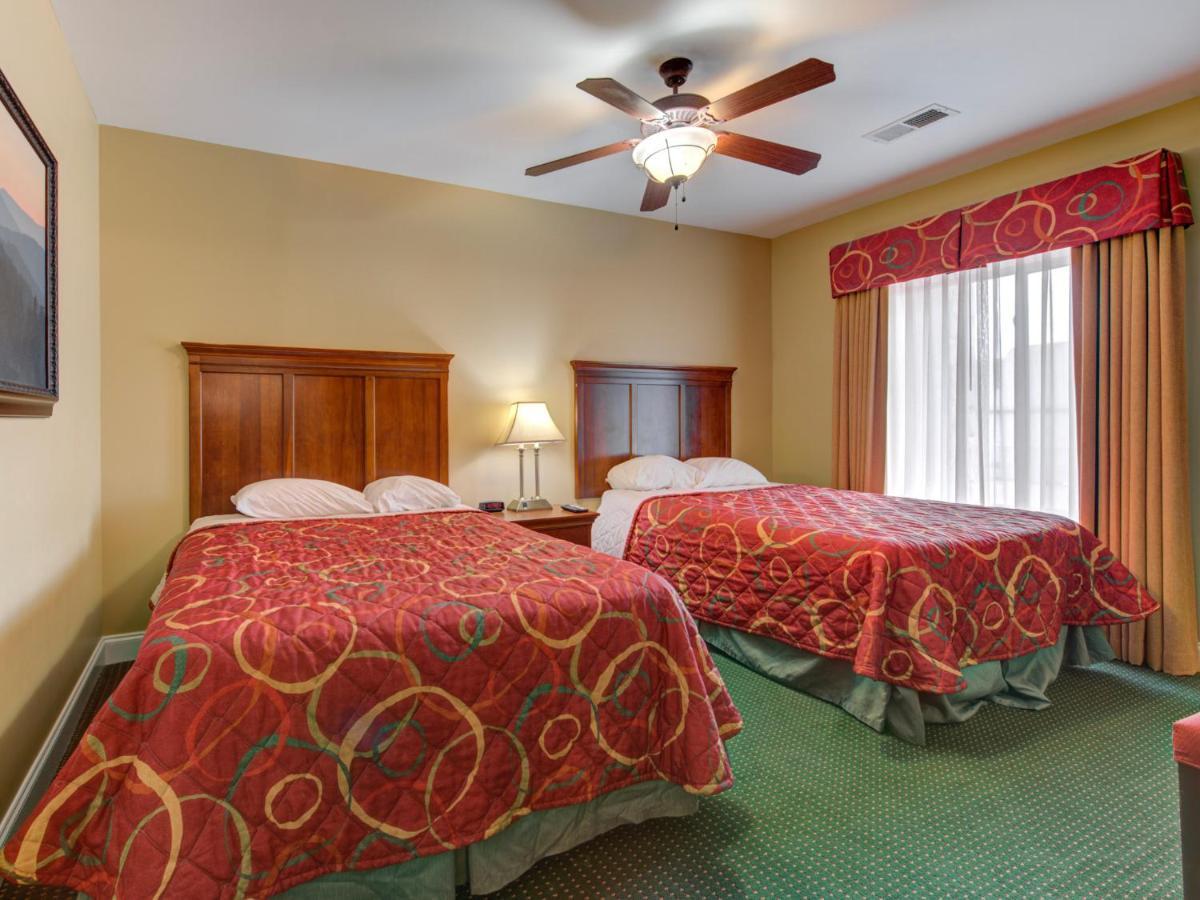 City Bear, 2Br, Pool, Spa, Downtown Gatlinburg, Sleeps 6アパートメント エクステリア 写真