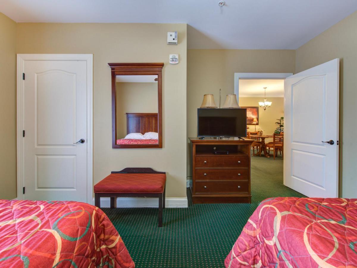 City Bear, 2Br, Pool, Spa, Downtown Gatlinburg, Sleeps 6アパートメント エクステリア 写真